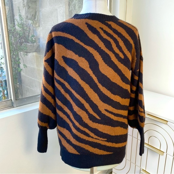 French Connection Tiger Stripe Balloon Sleeve Romantic Sweater, Size XS - Picture 5 of 8